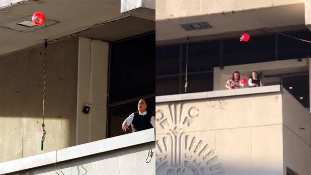 Alcaldesa de Cuauhtémoc regaló billetes pegados a pelotas en acto oficial