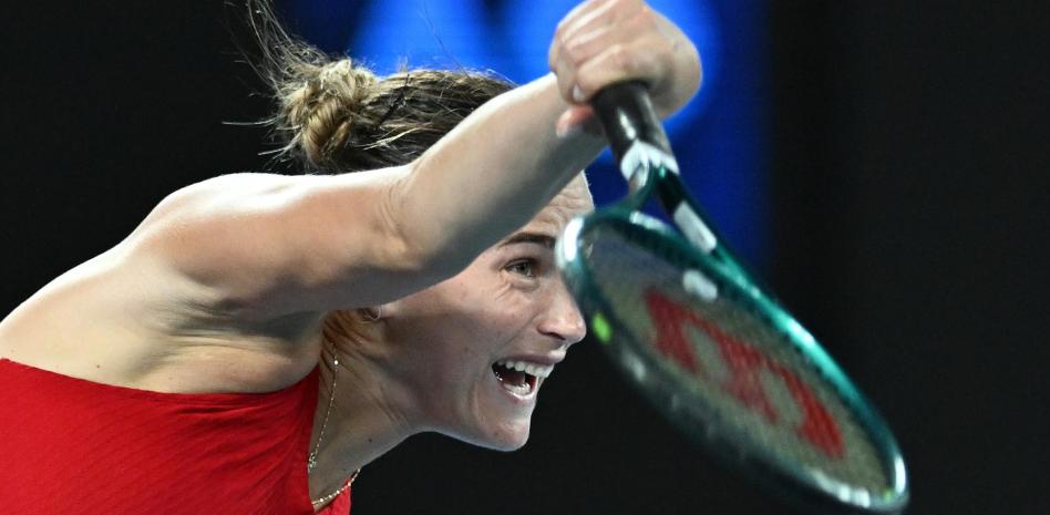 Sabalenka arrasa en su primer paso hacia la defensa del título